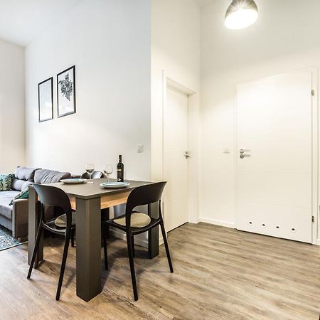 Apartament W Sercu Miasta Poznan Garbary 31 Exteriör bild