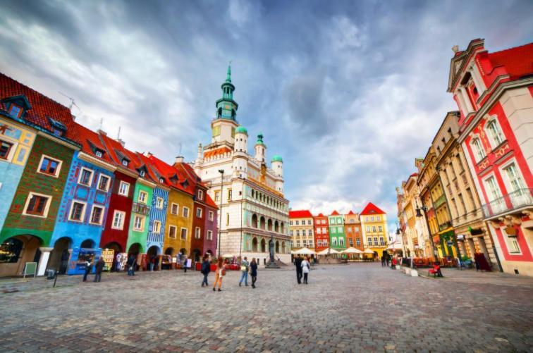 Apartament W Sercu Miasta Poznan Garbary 31 Exteriör bild